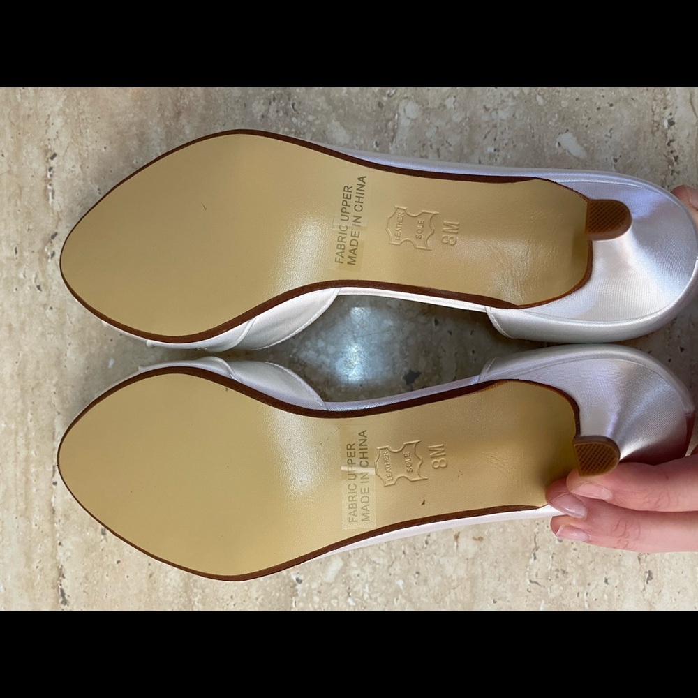 White heels - Picture 4 of 4